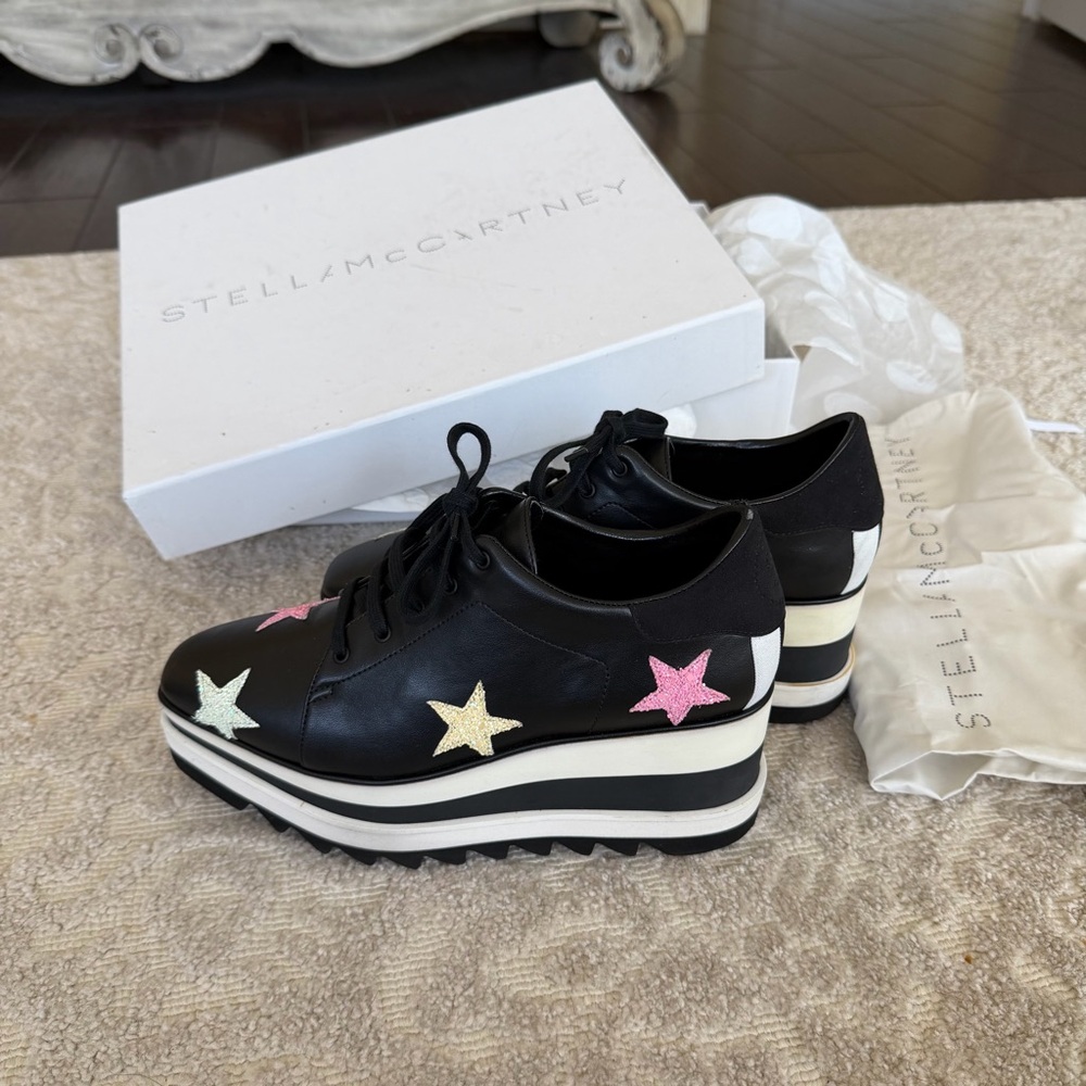 Stella McCartney Elyse Stars Women Black Leather Platform Sneakers / SIZE: 8.5B